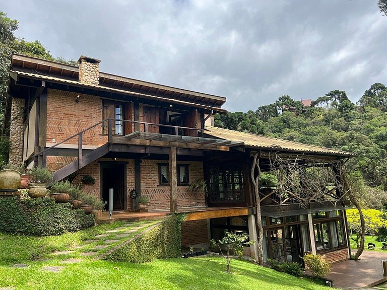 Home 20 | Casa c/lareira, ofurô e jardim em Campos do Jordão