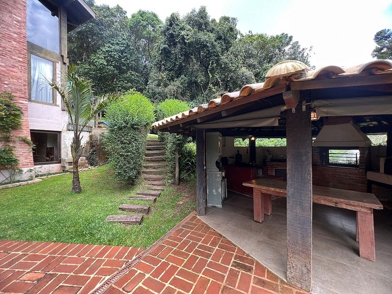 Home 20 | Casa c/lareira, ofurô e jardim em Campos do Jordão