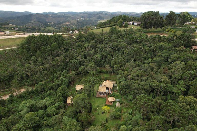 Home 20 | Casa c/lareira, ofurô e jardim em Campos do Jordão