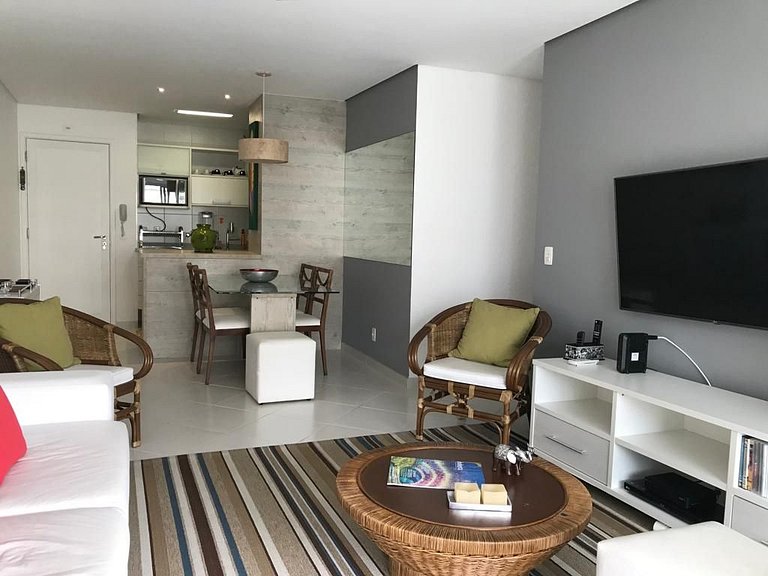 Home 227I Ap em Riviera com piscina Wifi e Jacuzzi