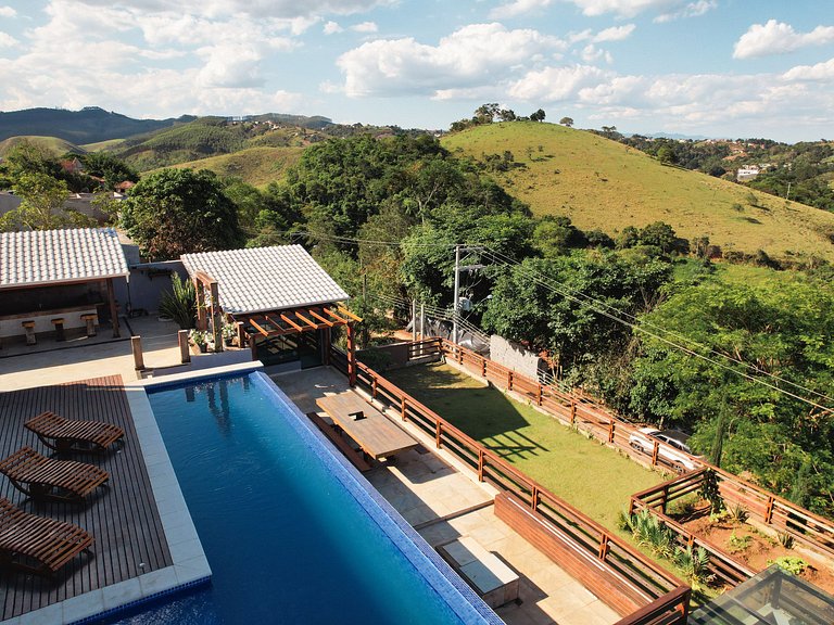 Home 3| Mansão com vista represa e piscina em Igaratá