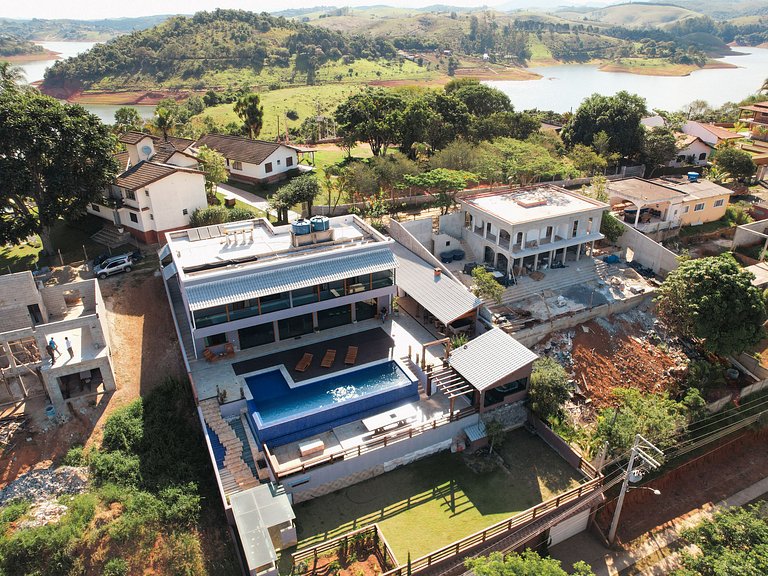 Home 3| Mansão com vista represa e piscina em Igaratá