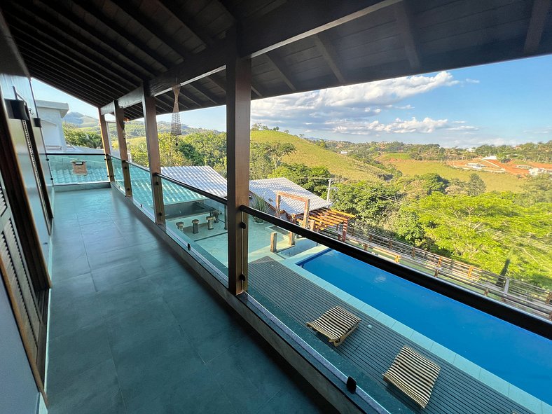 Home 3| Mansão com vista represa e piscina em Igaratá