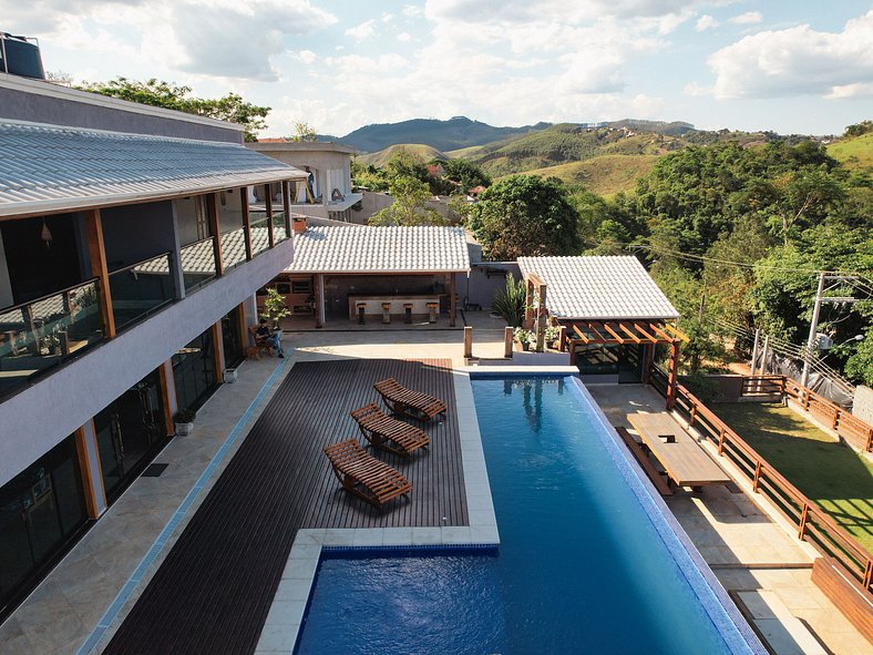 Home 3| Mansão com vista represa e piscina em Igaratá