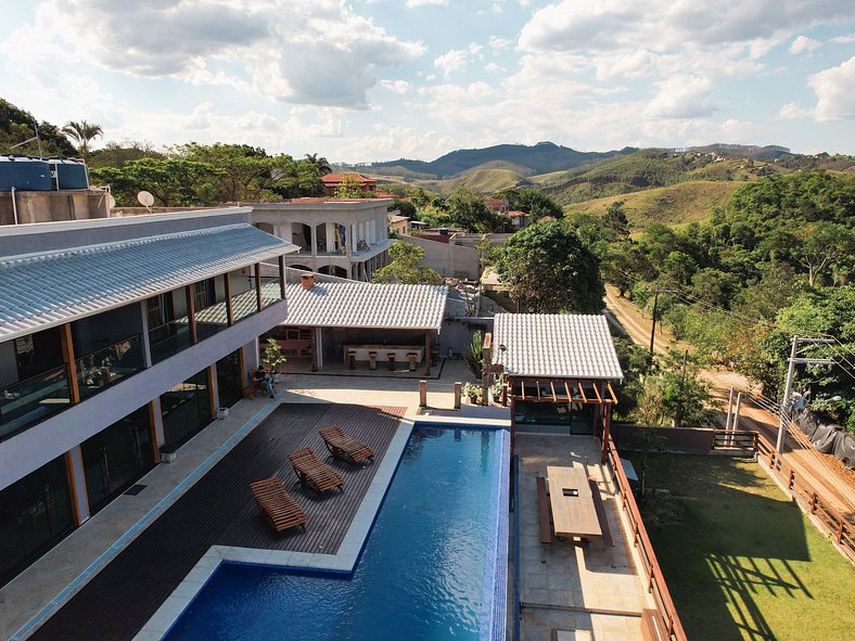 Home 3| Mansão com vista represa e piscina em Igaratá